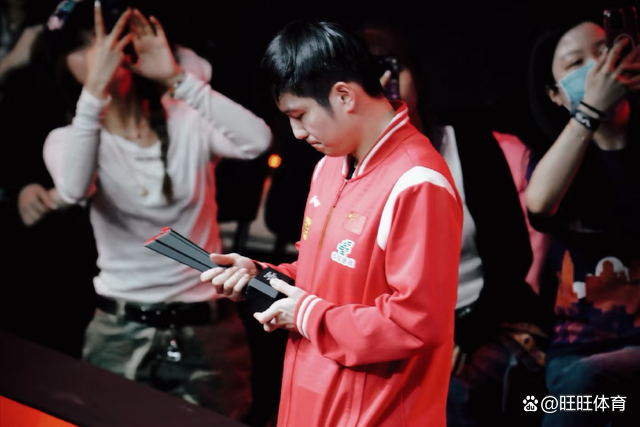 包含云南篮球队再度崭露头角，战胜所有对手的词条